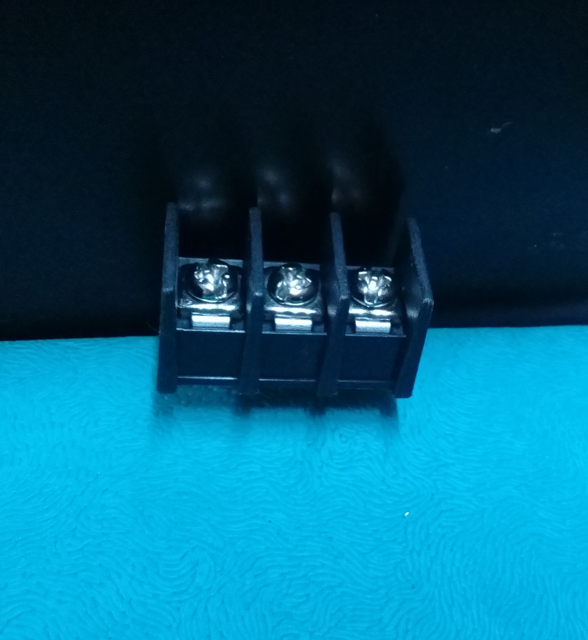 ترمینال صنعتی مشکی 3pin 